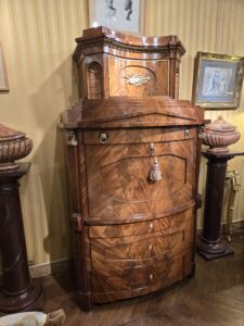 Secrétaire Biedermeir